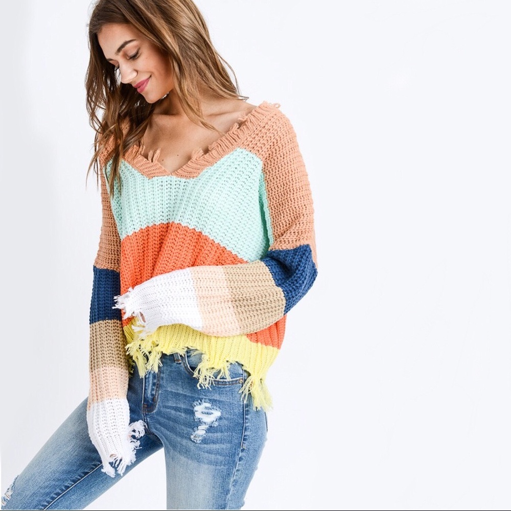 Color Block Loose Knit V Neck Frayed Sweater - Picture 3 of 8